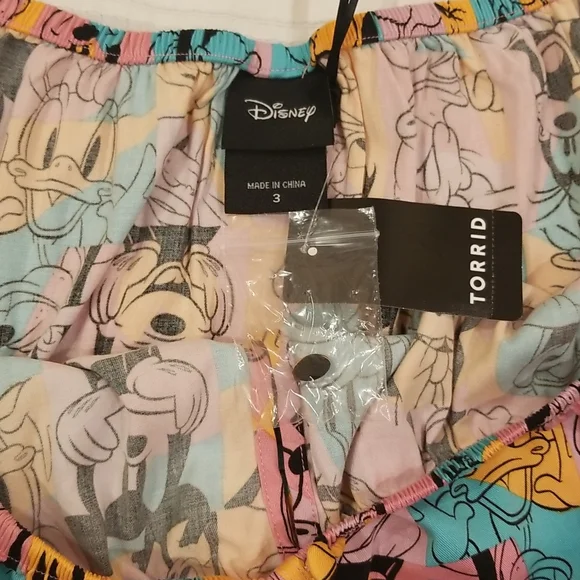 Torrid Mickey And Friends Retro Off Shoulder Short Sleeve Shirt Top, size 3 - Picture 7 of 13